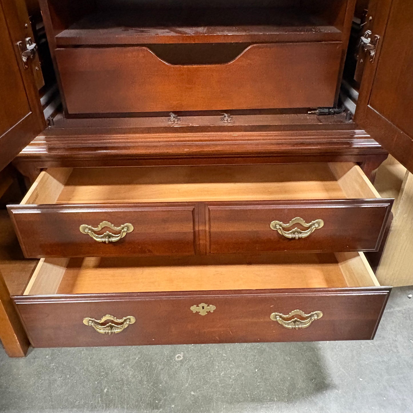 Traditional Style Media Chest
