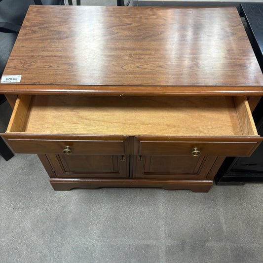 Oak 2 Door 2 Drawer Cabinet