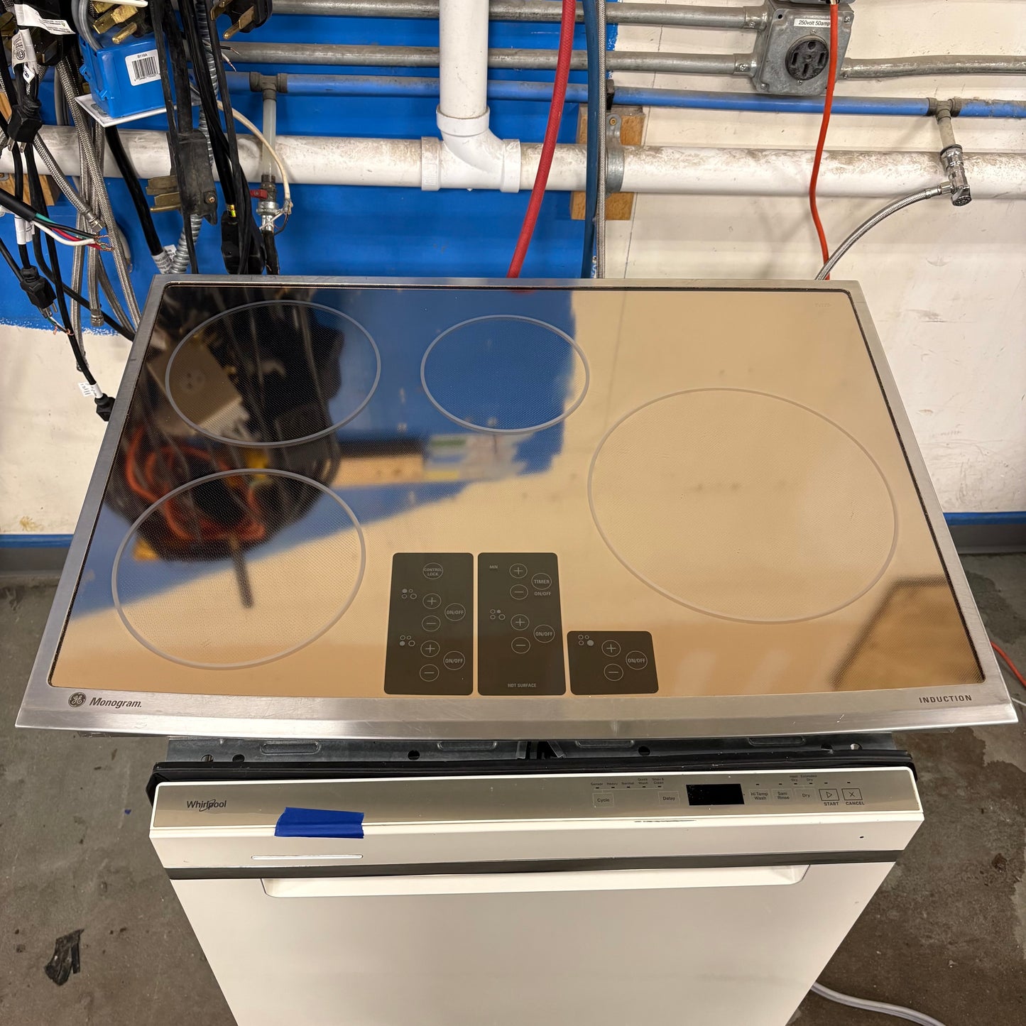 GE 30" Smart Induction Cooktop