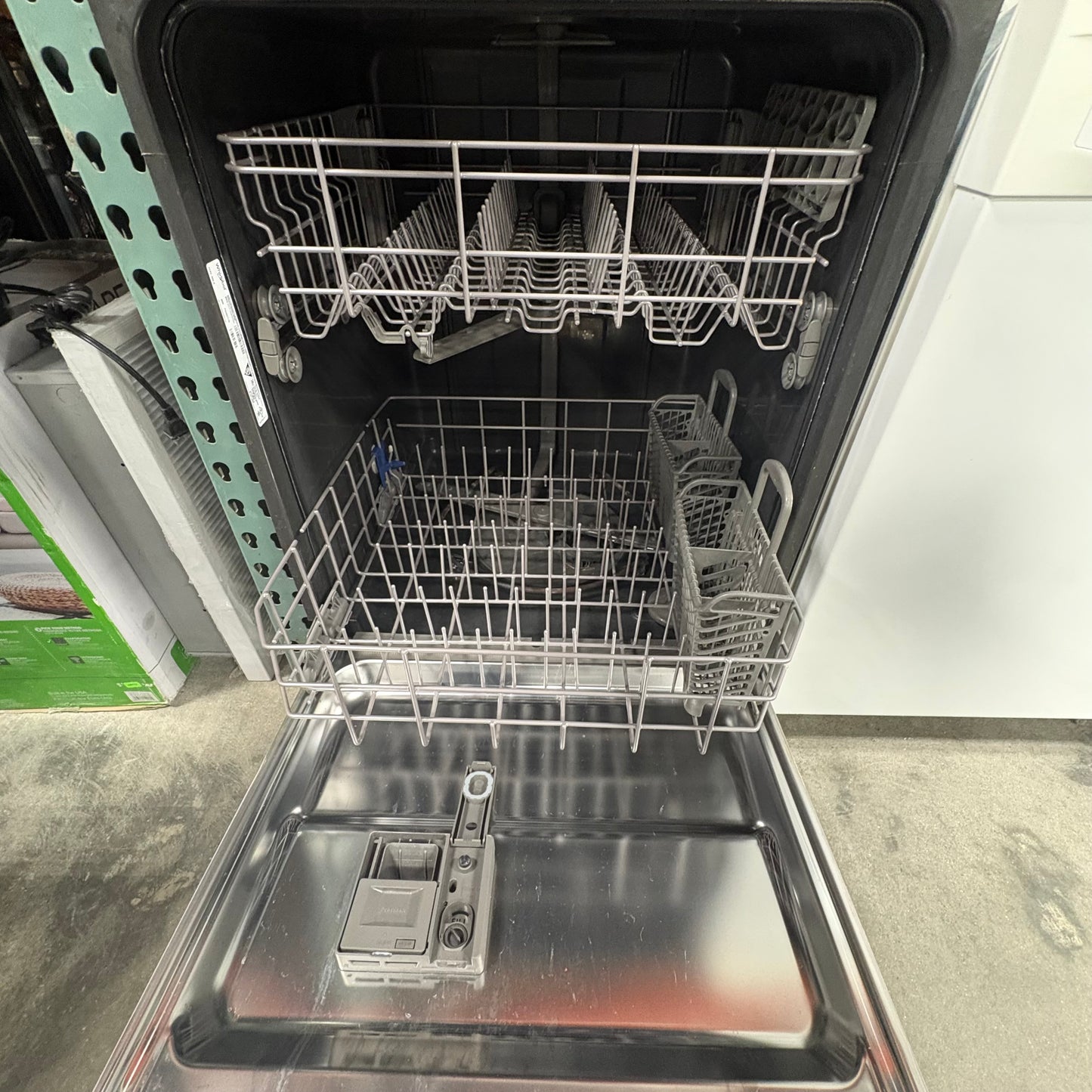 Whirlpool Dishwasher