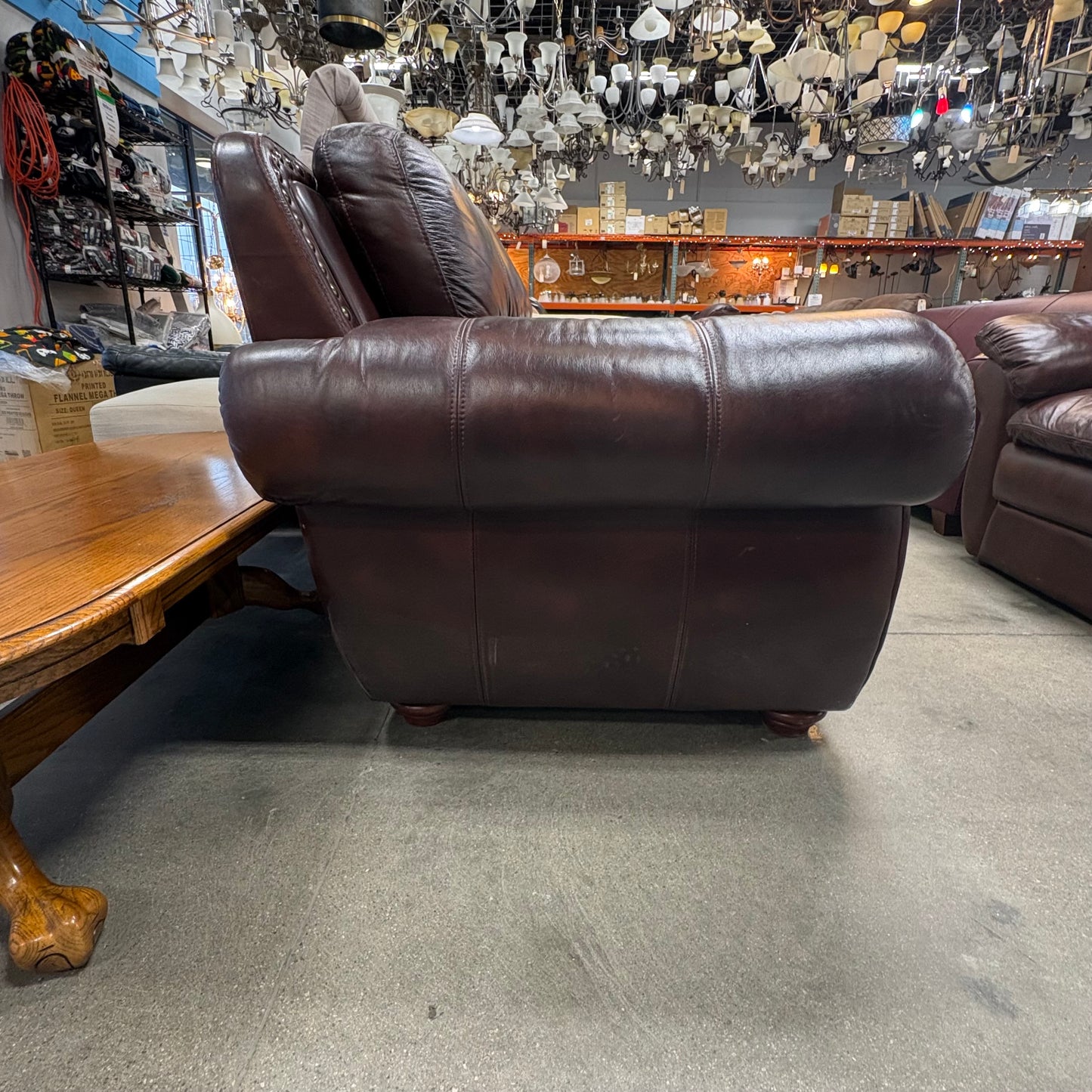 LeatherLoveseat w/NailheadTrim