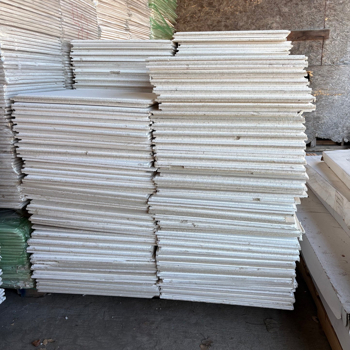 Pallet of 2'x2' Ceiling Tile