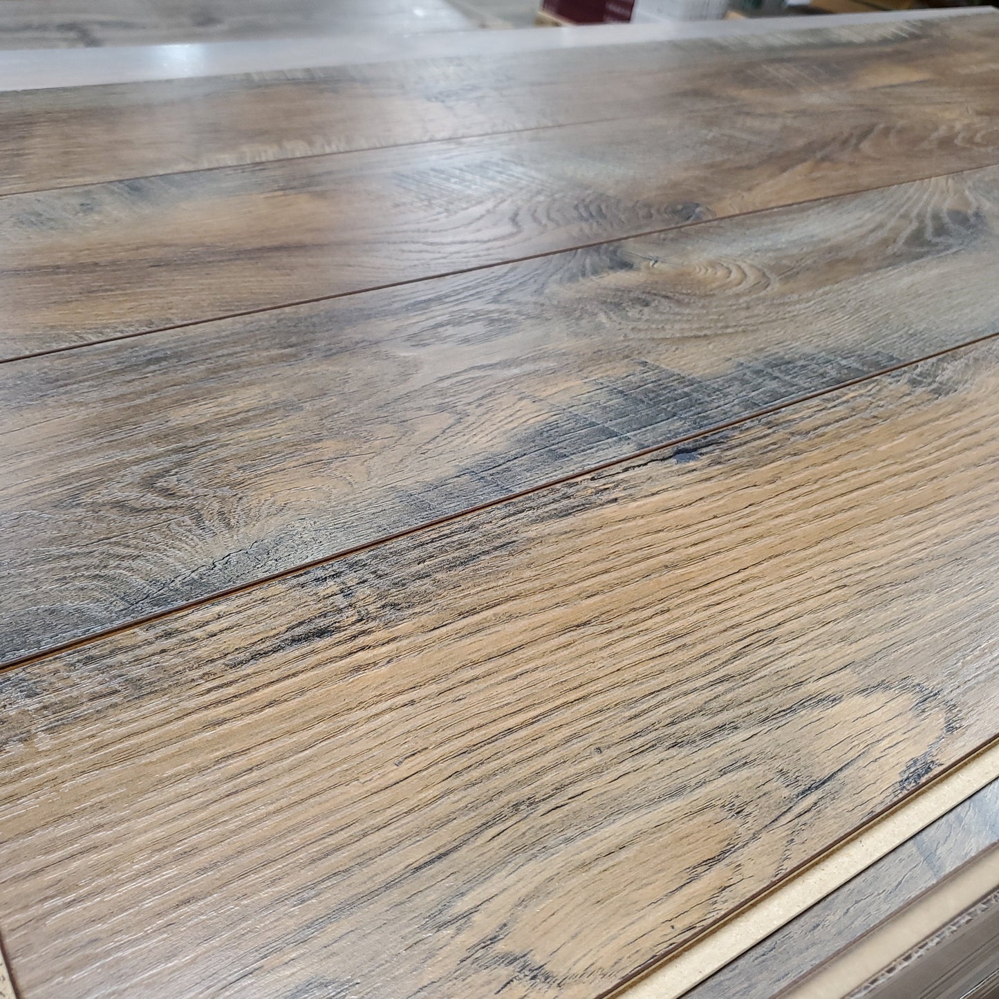 Laminate Flooring - Woodmill Oak - 20.15 sq ft Laminate Flooring