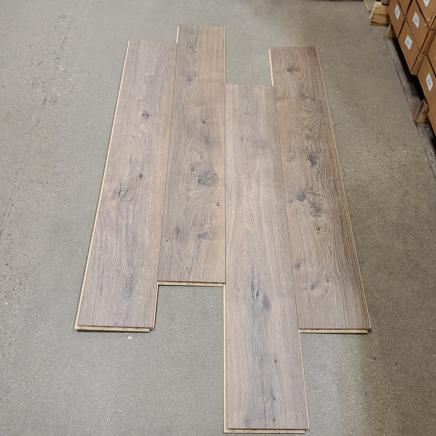 Laminate Flooring - Fleur Oak - 22.09 sq ft Laminate Flooring