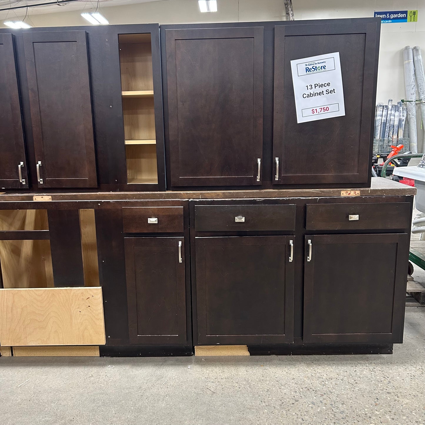 13 Pc. Cabinet Set