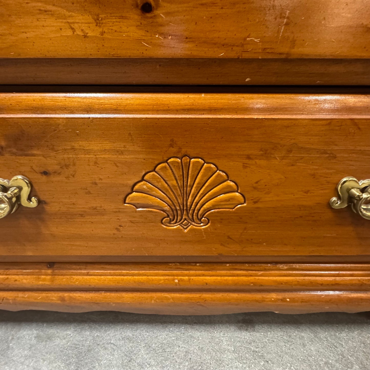 Rustic Pine 5 Drawer Dresser