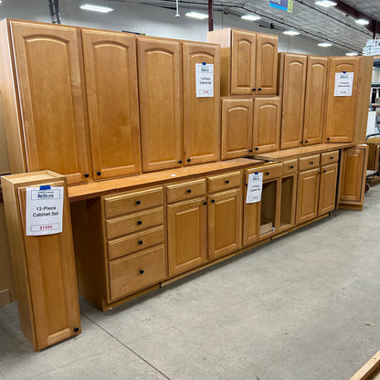 13 Pc. Cabinet Set