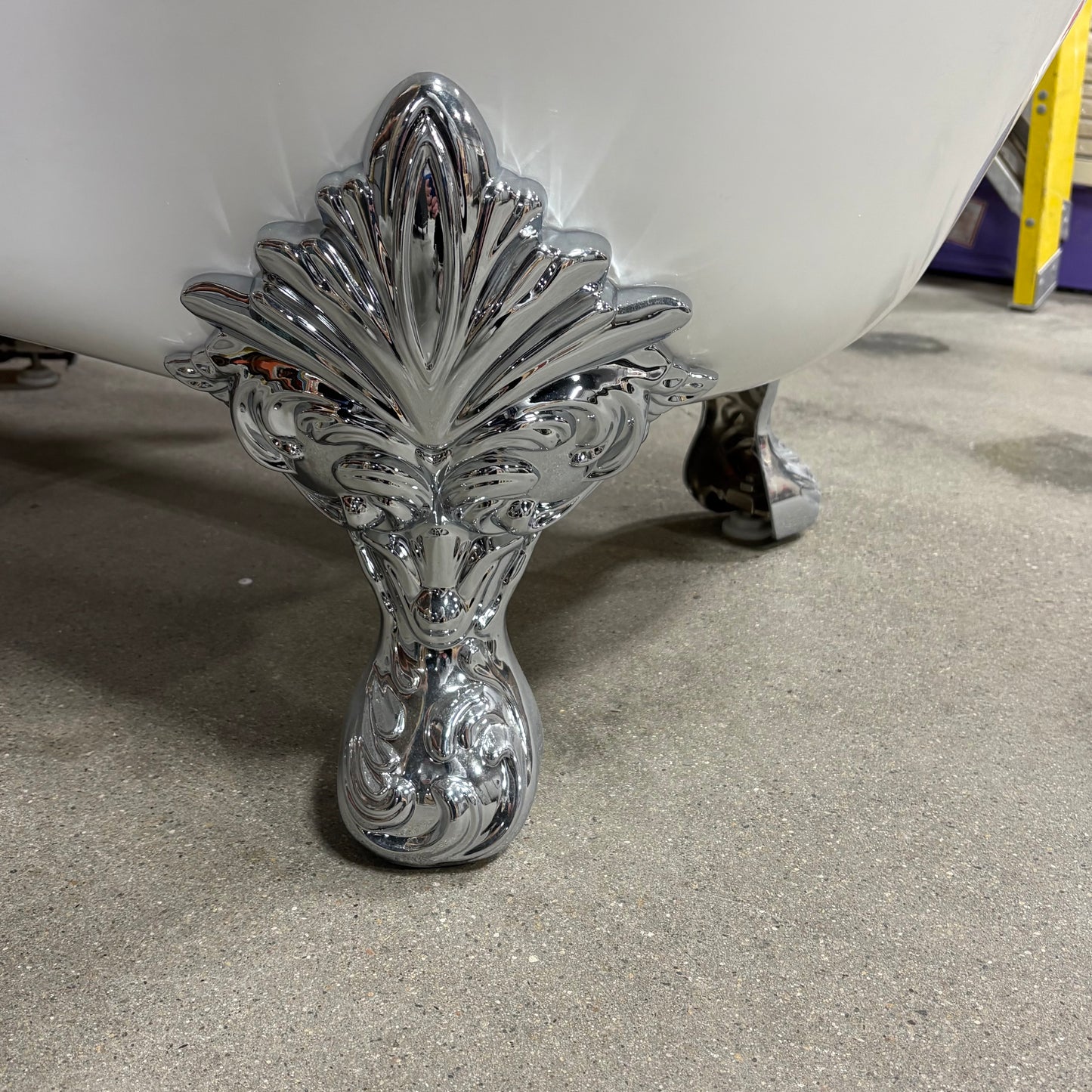 Dragon Clawfoot Bathtub