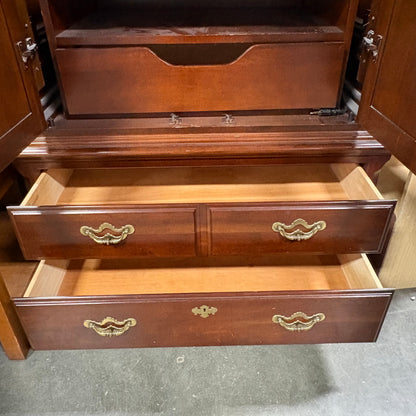 Traditional Style Media Chest