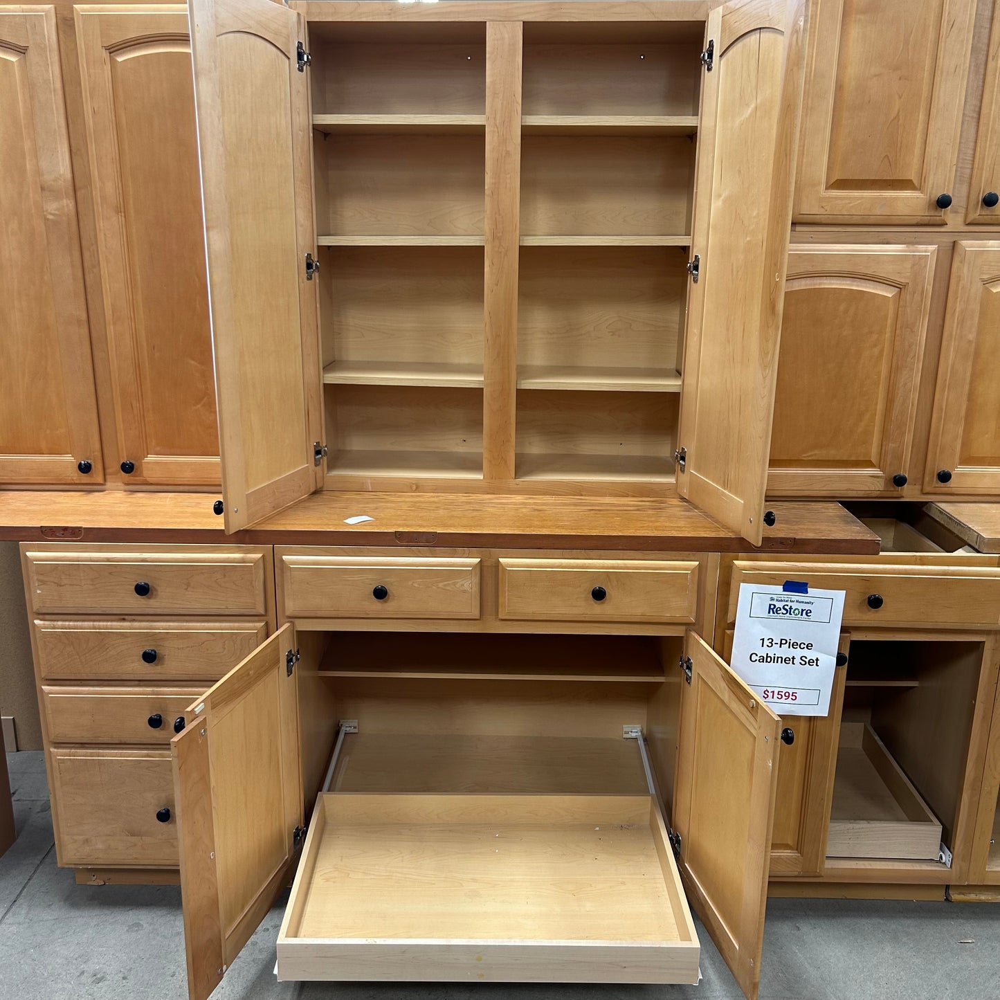 13 Pc. Cabinet Set