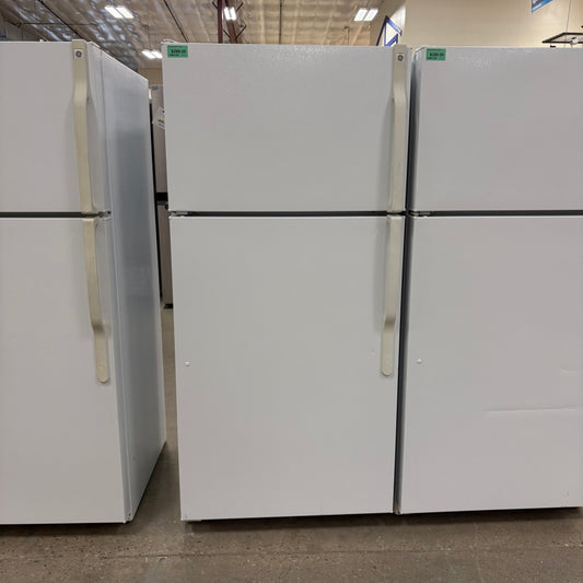 GE Top Freezer Fridge FALSE