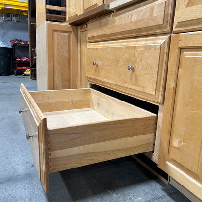 20 Pc. Cabinet Set