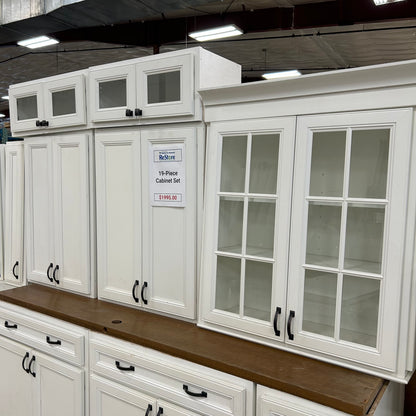 19 Pc. Cabinet Set