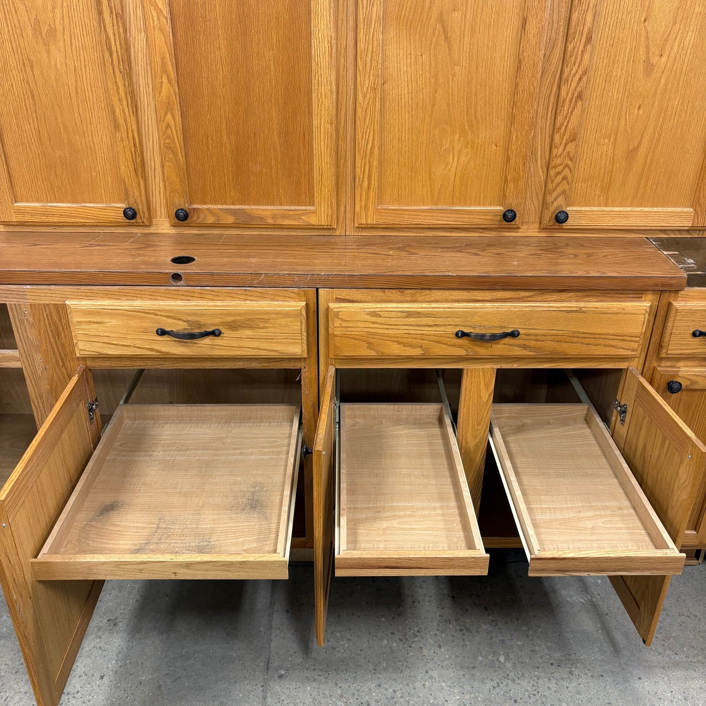 17 Pc. Cabinet Set