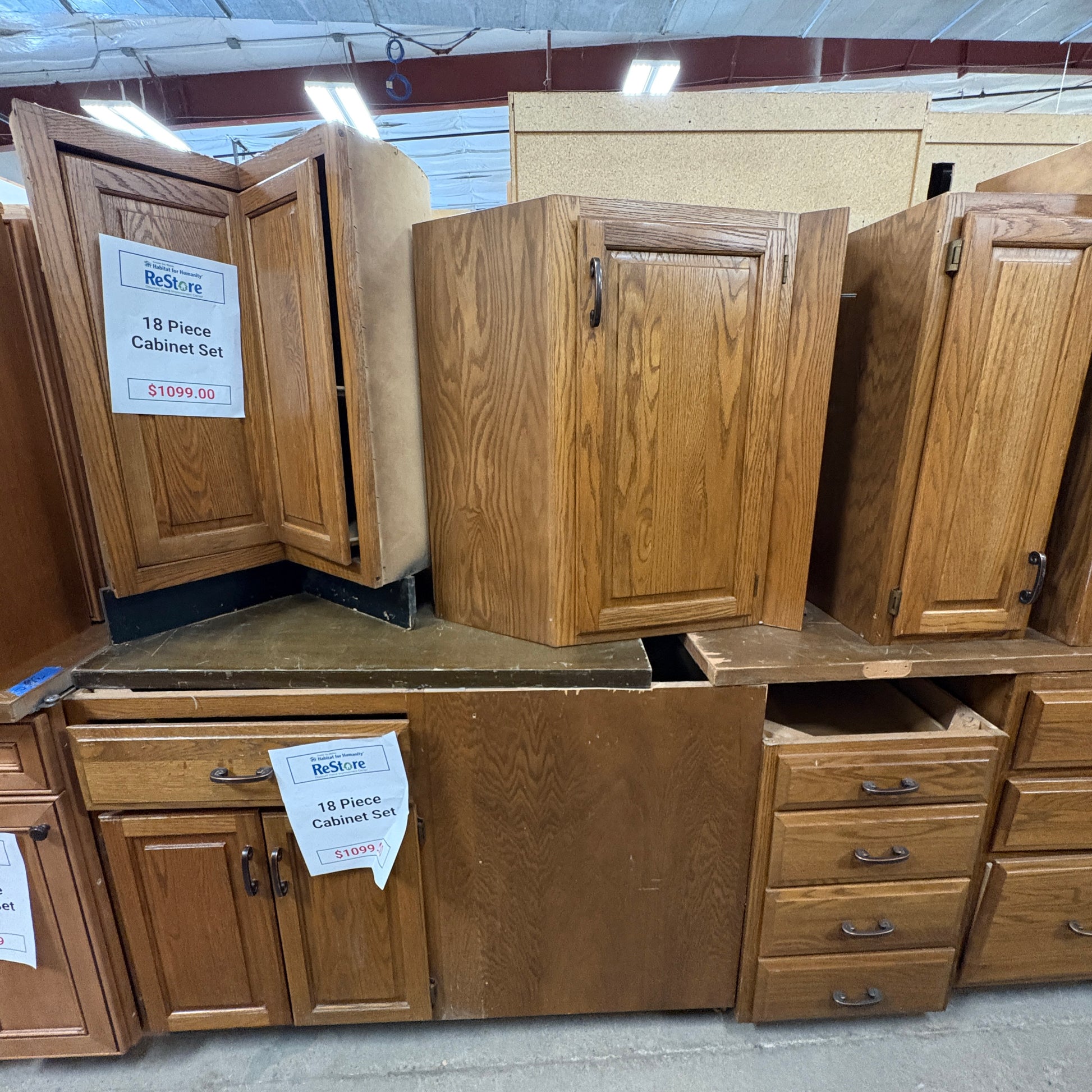 18-Piece Oak Cabinet Set FALSE