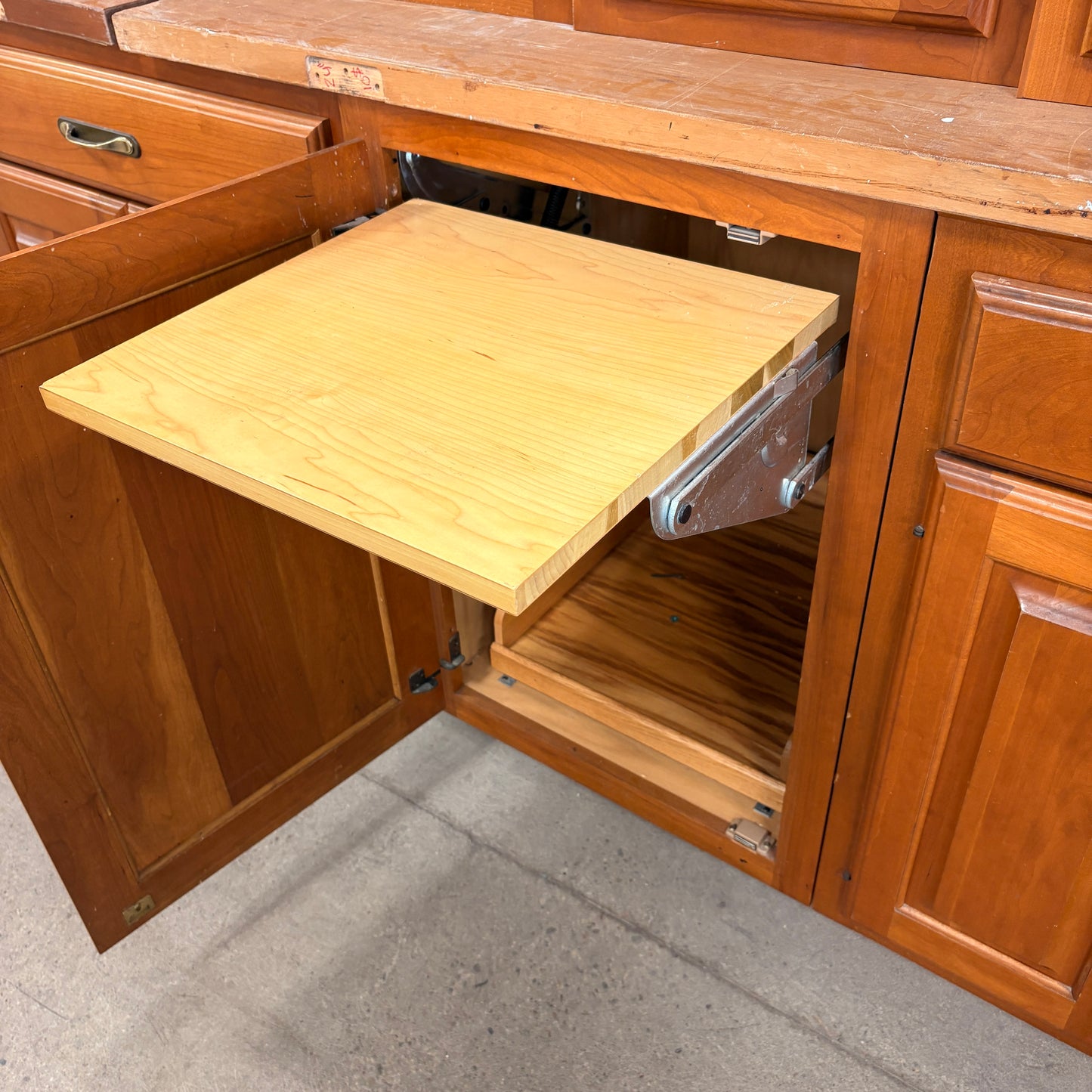 20pc Stained Glass Cabinet Set