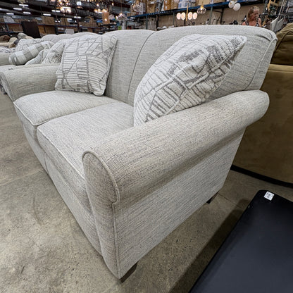 England Angie Begie Loveseat