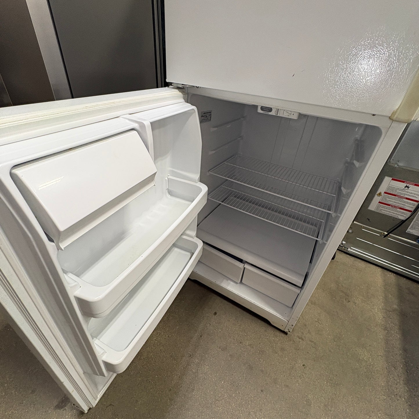GE Top-Freezer Refrigerator