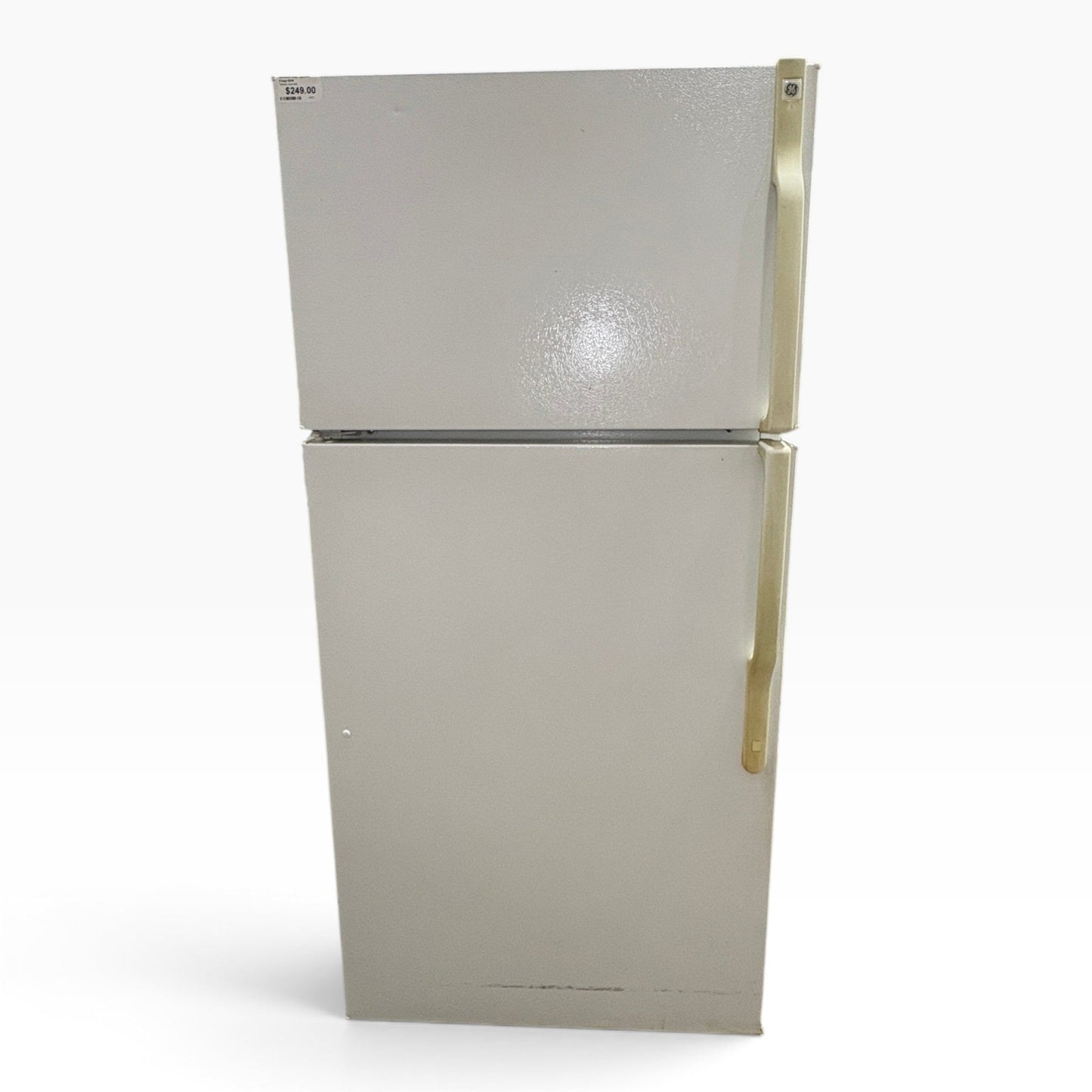 GE Top-Freezer Refrigerator
