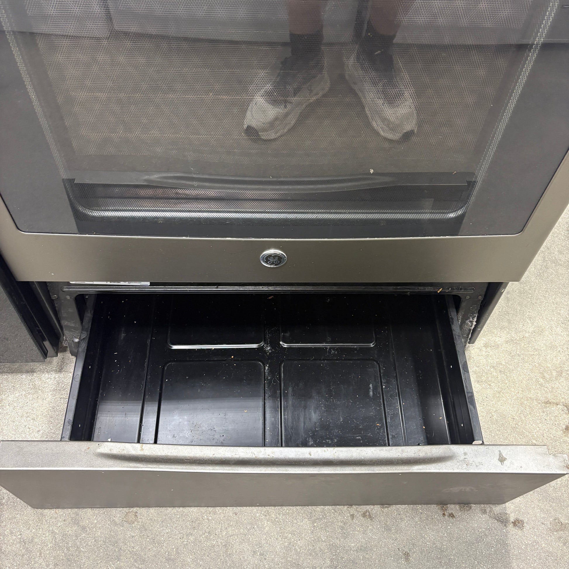 GDM Habitat for Humanity ReStore GE Slate Electric Range