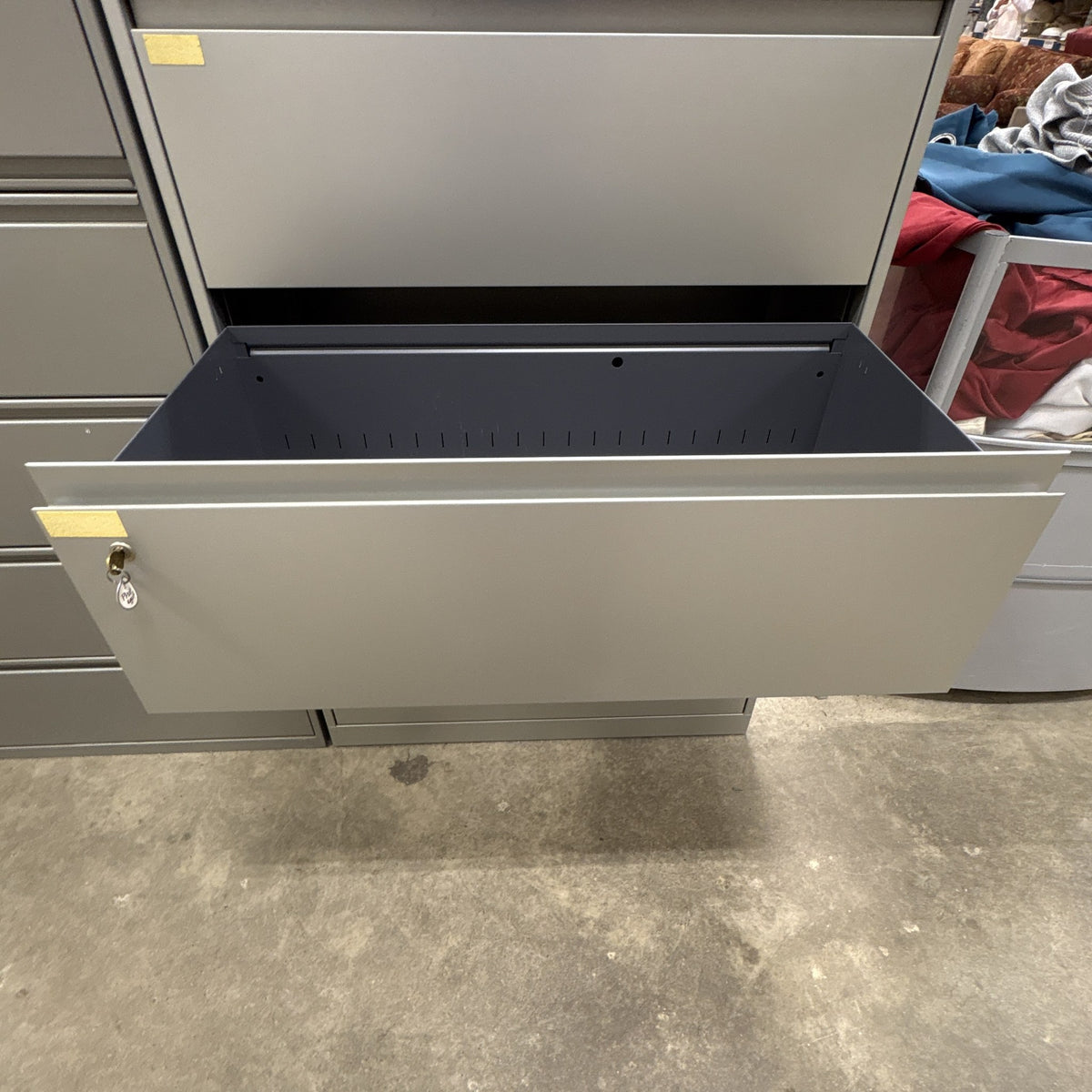Steelcase 4 Dr Lateral File FALSE location-set