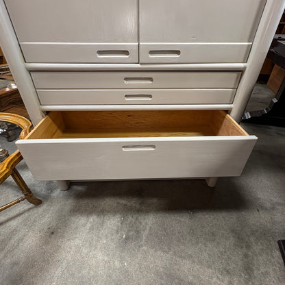 Thomasville Grey-Painted Oak Armoire with Five Drawers - detail 5