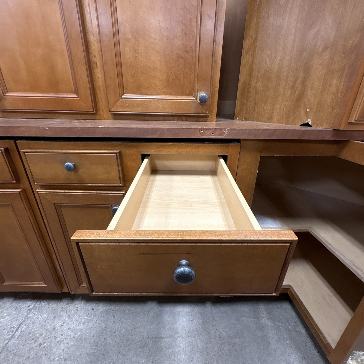 23 Pc Maple Cabinet Set FALSE location-set
