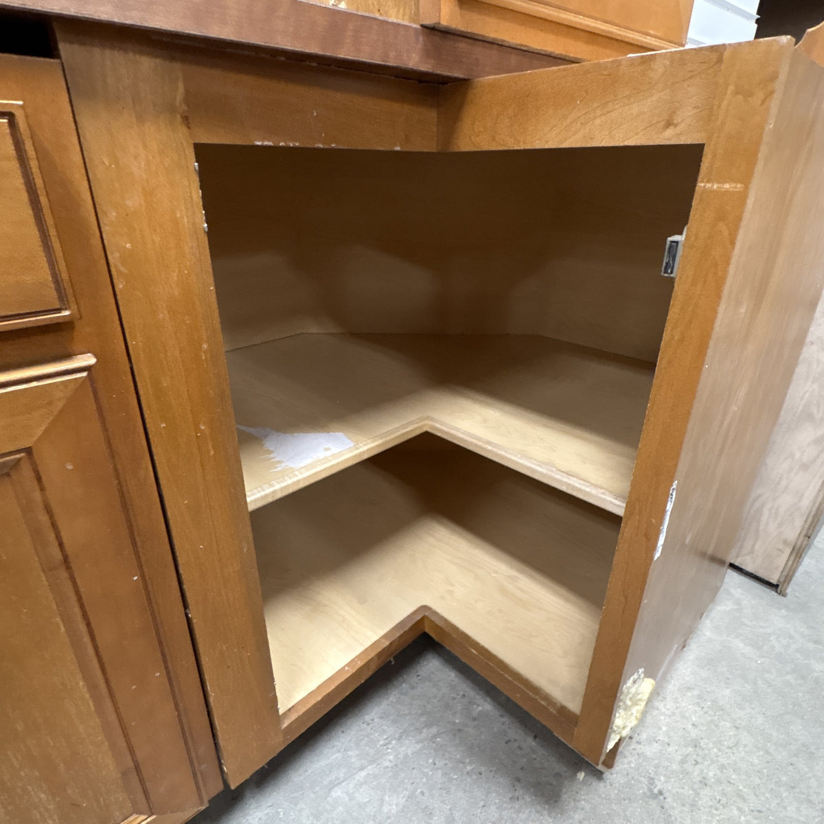 23 Pc Maple Cabinet Set FALSE location-set