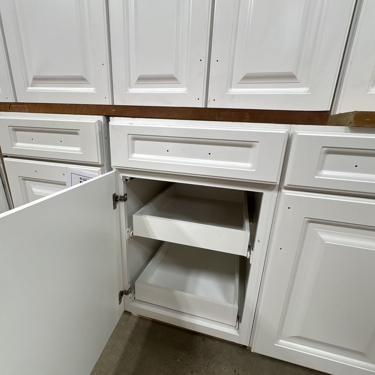 20 Pc White Cabinet Set FALSE location-set