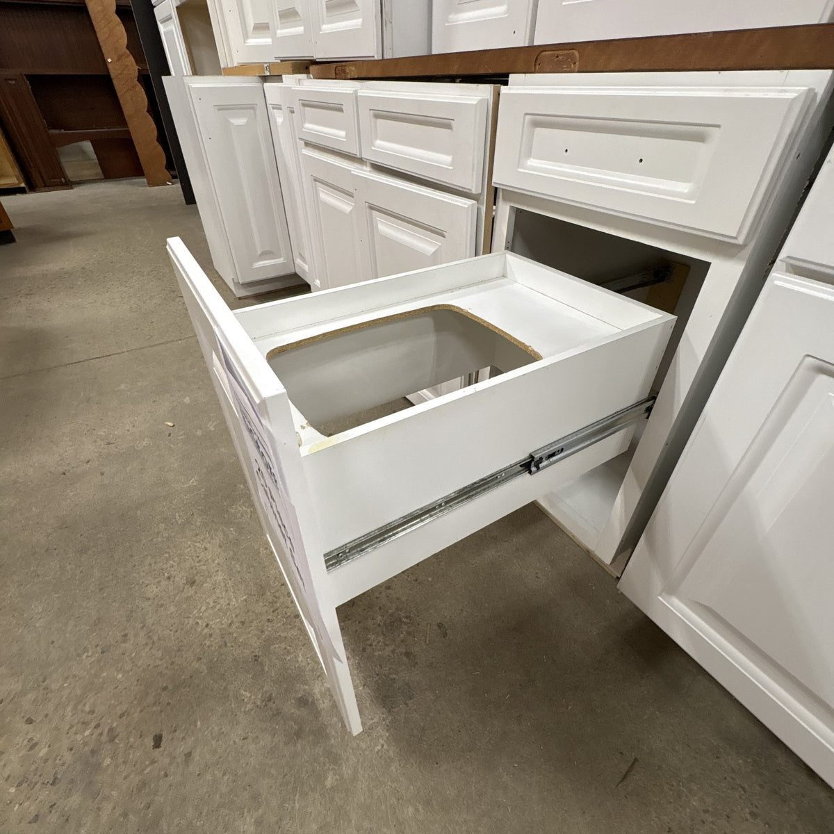20 Pc White Cabinet Set FALSE location-set