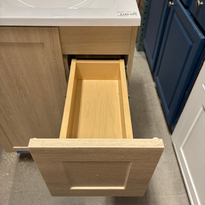 24 in Light Oak Shaker Vanity with Ceramic Sink Top - detail 3