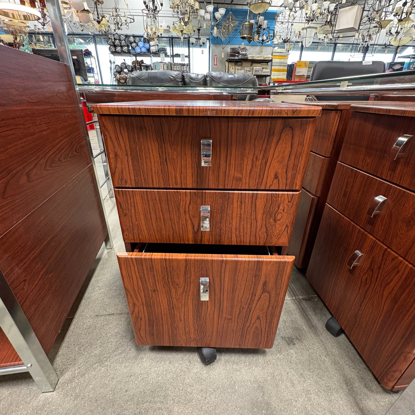 GDM Habitat for Humanity ReStore 5-Piece Glass-Top L-Shaped Office Desk Set
