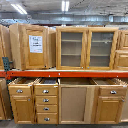 14 Pc KraftMaid Cabinet Set