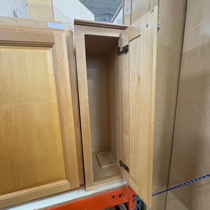 14 Pc KraftMaid Cabinet Set