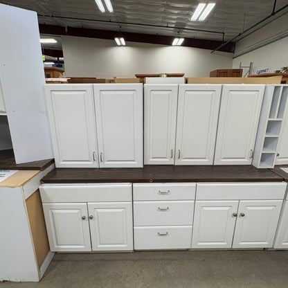 25 Pc White Cabinet Set