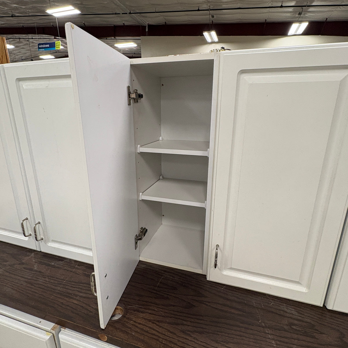 25 Pc White Cabinet Set