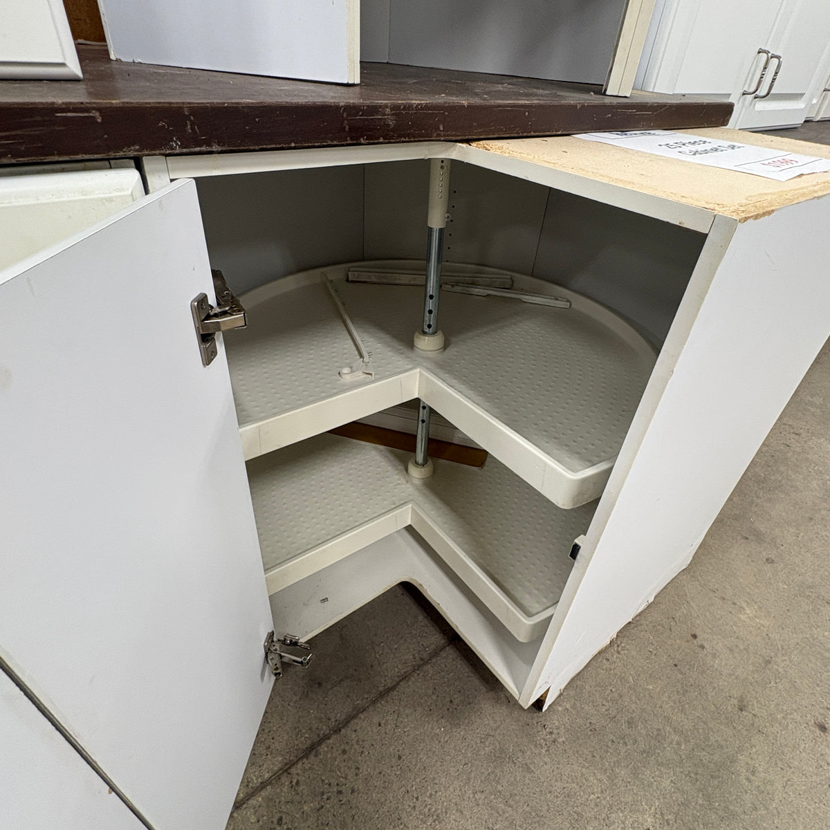 25 Pc White Cabinet Set