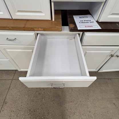 25 Pc White Cabinet Set
