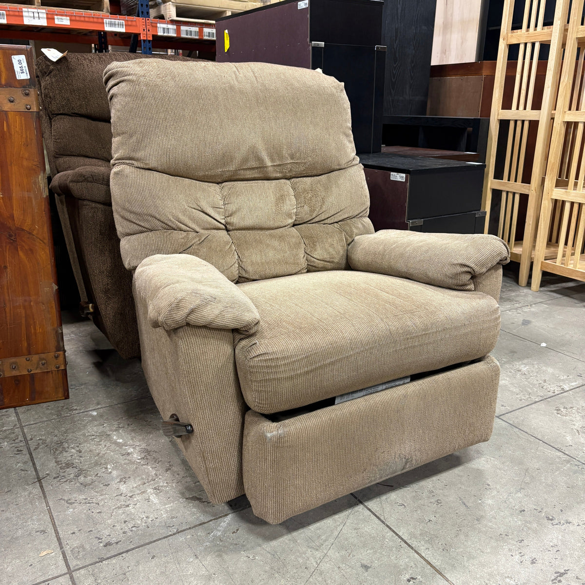 GDM Habitat for Humanity ReStore Tan Plush Recliner