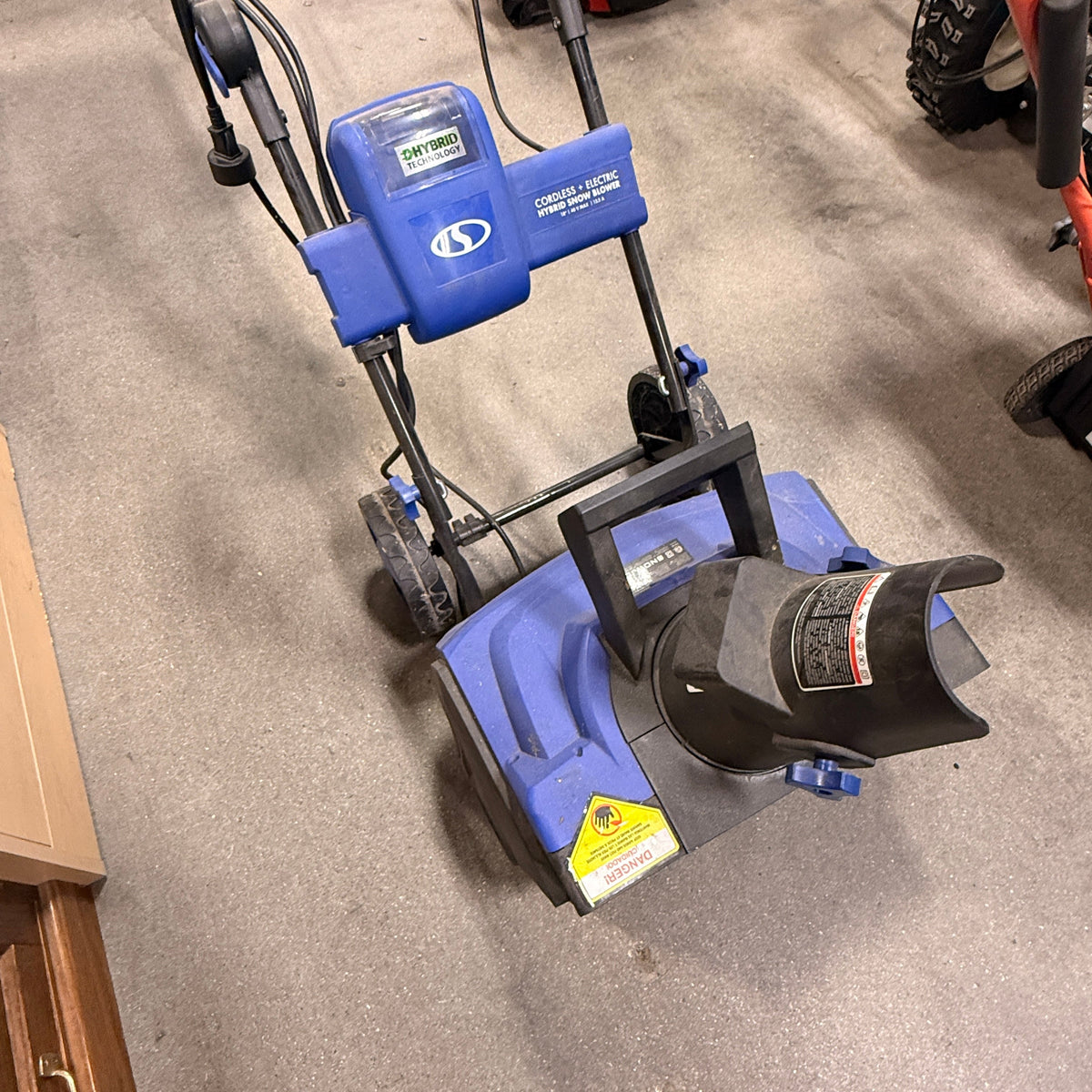 Snow Joe Cordless Snow Blower FALSE
