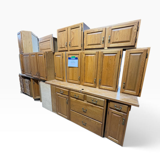 17 Pc Oak Cabinet Set