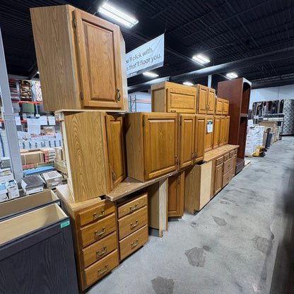 17 Pc Oak Cabinet Set