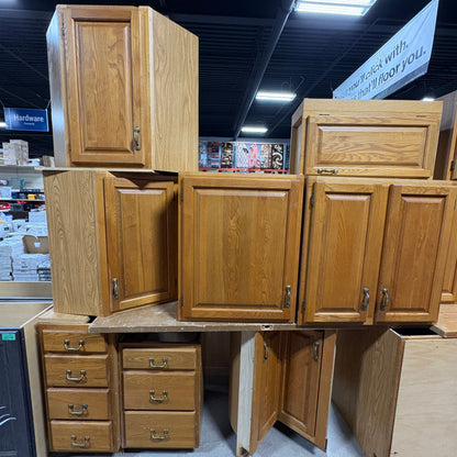 17 Pc Oak Cabinet Set