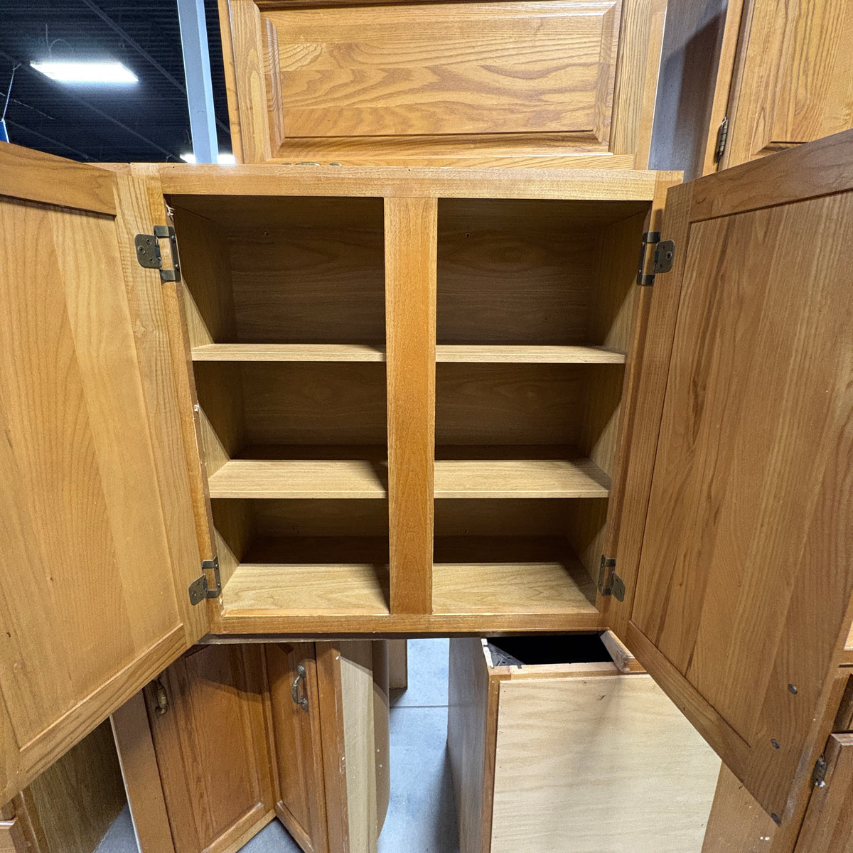 17 Pc Oak Cabinet Set
