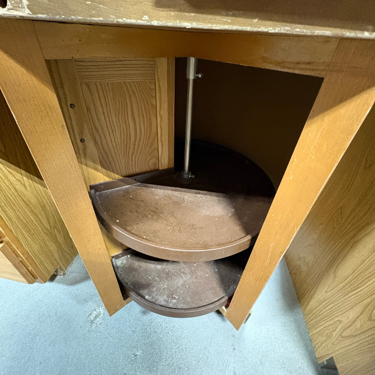 17 Pc Oak Cabinet Set