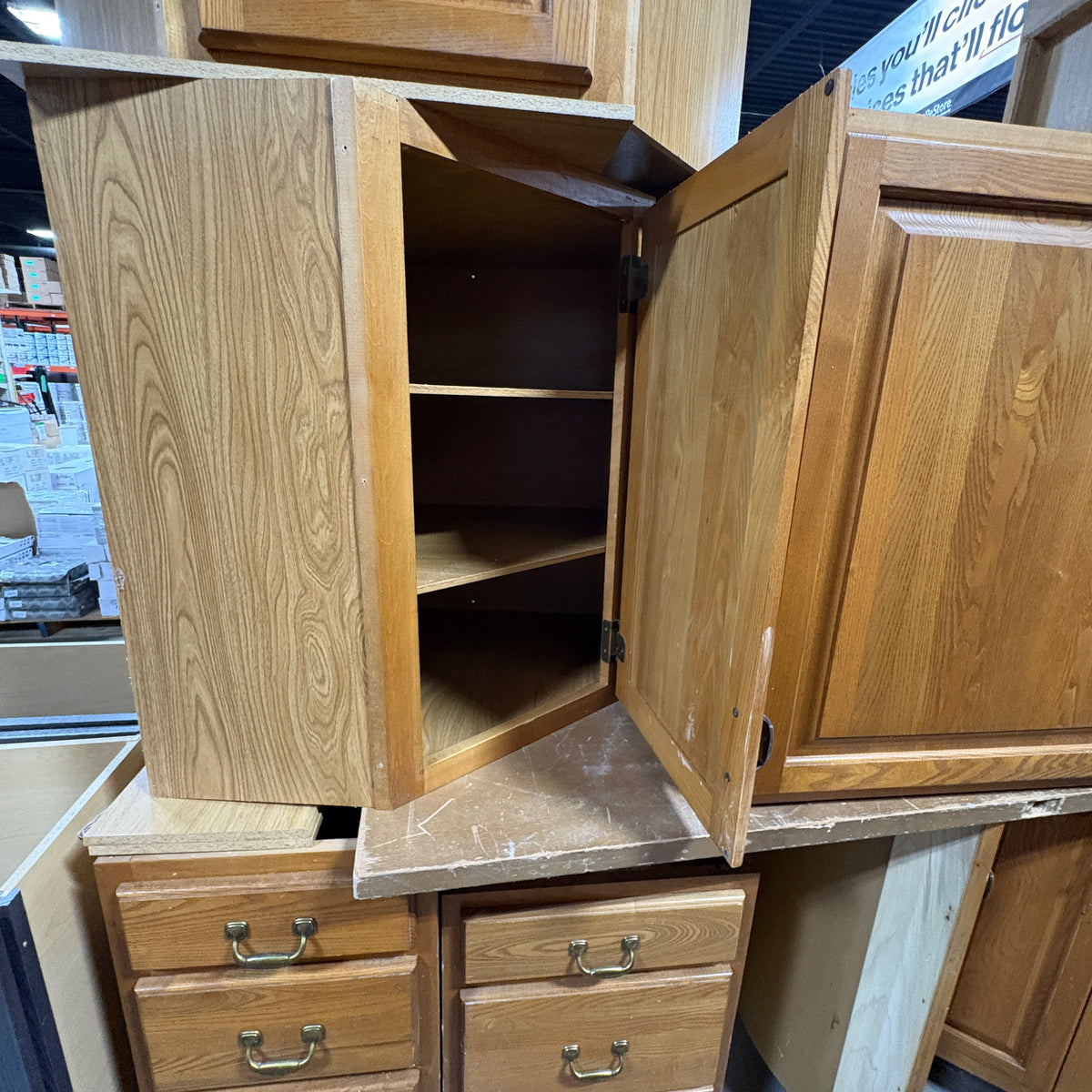 17 Pc Oak Cabinet Set