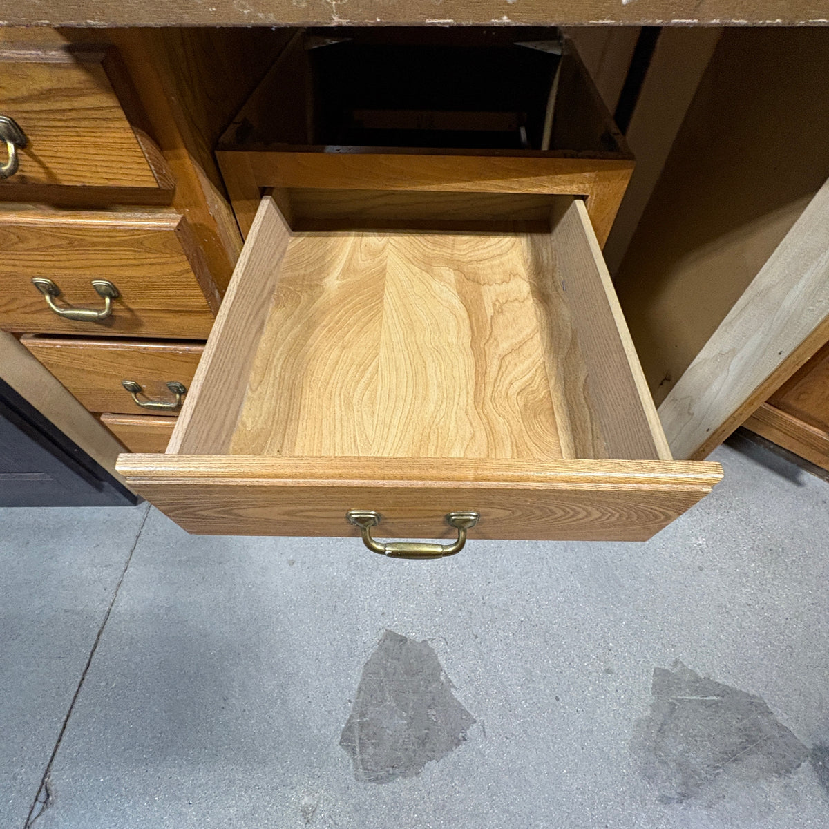 17 Pc Oak Cabinet Set