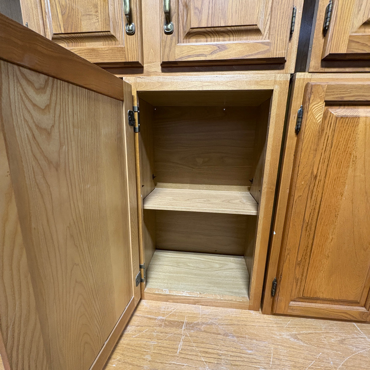 17 Pc Oak Cabinet Set