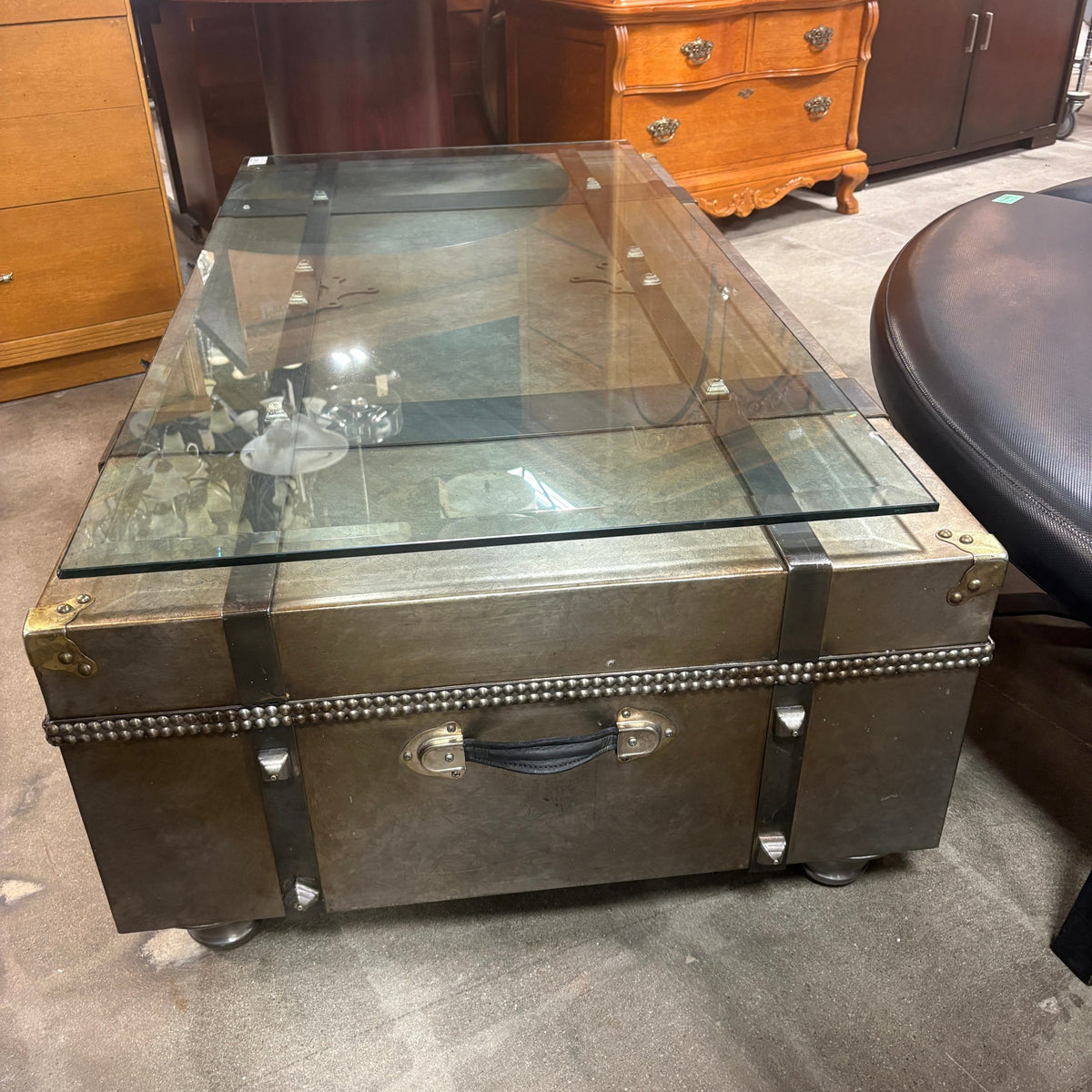 Trunk Coffee Table Glass Top FALSE in-store location-set published-all-channels