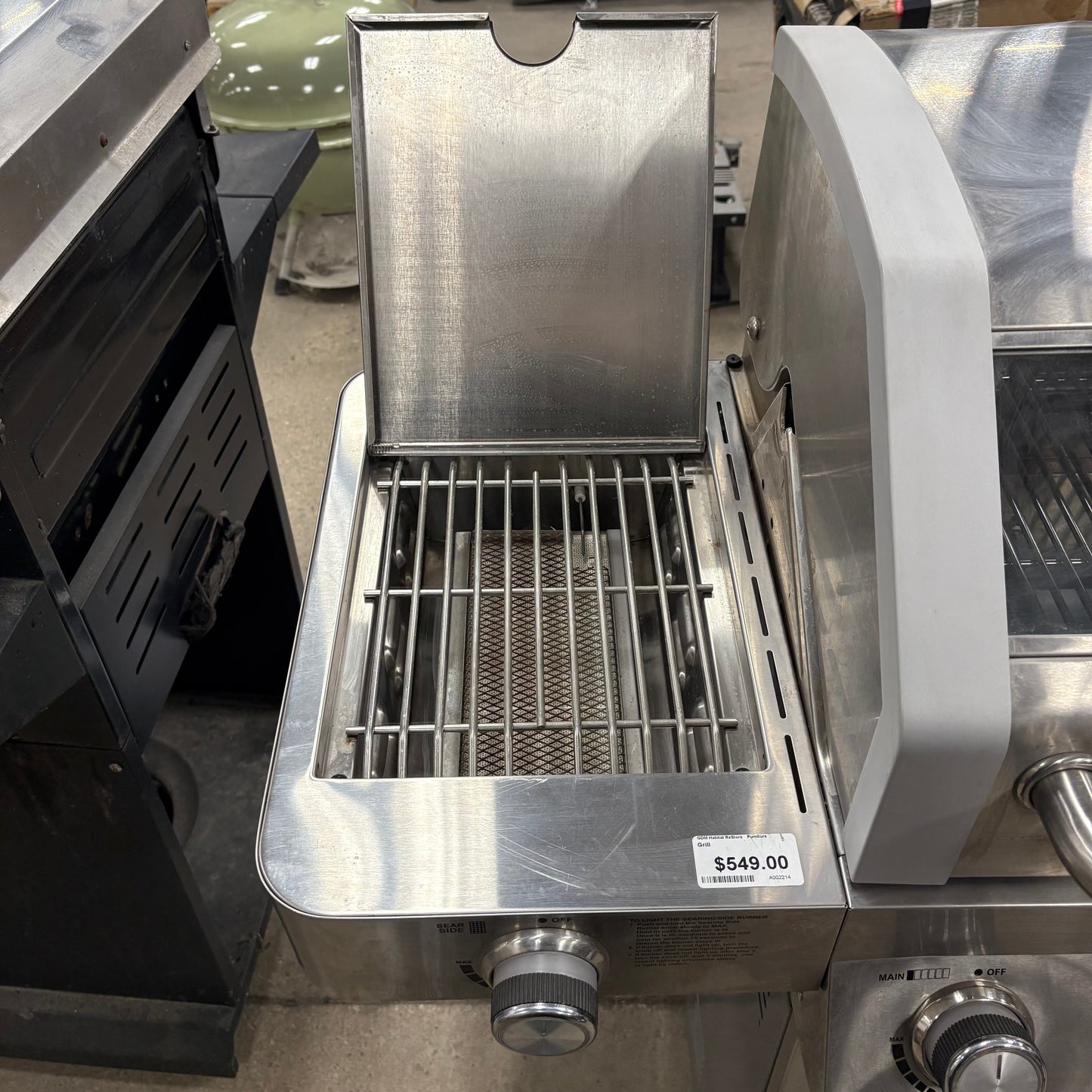 Monument Propane Grill w/ Burn